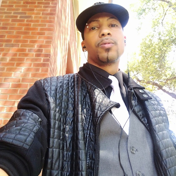 Meet your Posher, Jeremy - Picture 2 of 2